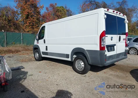 2015 Ram Promaster 1500 Low Roof z USA, uszkodzony, nr VIN 3C6TRVAG0FE512201
